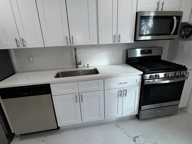 596 Chestnut St #E — Photo 4