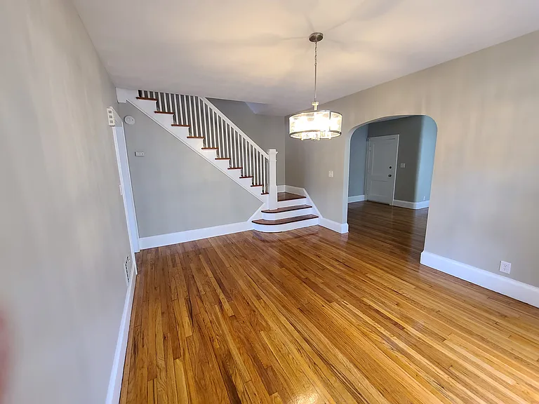 1114 N Madison St — Photo 8