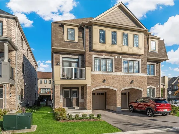 8317 Mulberry Dr #22, Niagara Falls, ON L2H 0K4