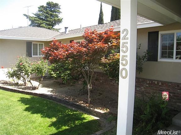 3rd image of 2550 El Camino Dr