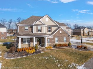 3025 Dalton Dr, Commerce Township, MI 48390