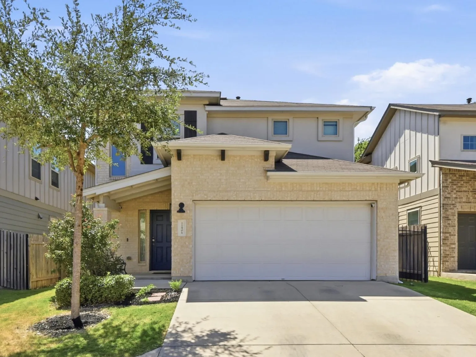 4 bed, 2.5 bath, 2013 sqft, $2,650 — Photo 1