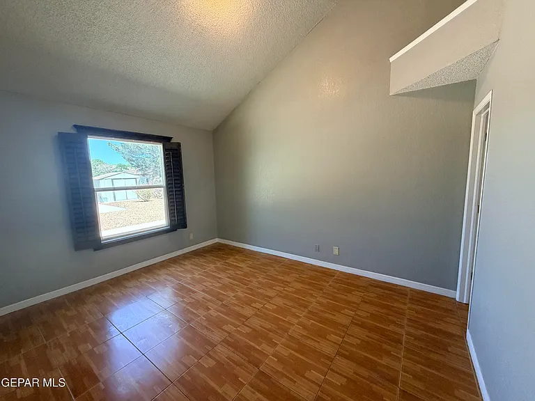 1533 El Greco Cir — Photo 9