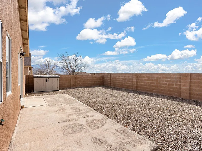 6136 Vaughn Dr NE — Photo 17