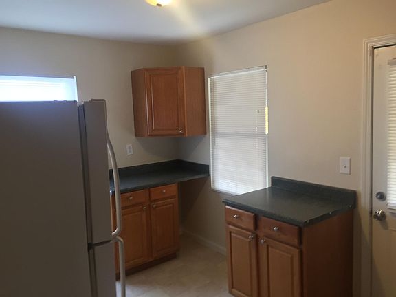 5th image of 1911 Ashbrook Dr