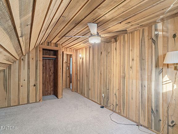 17th image of 205 Tobby Hollow Ln