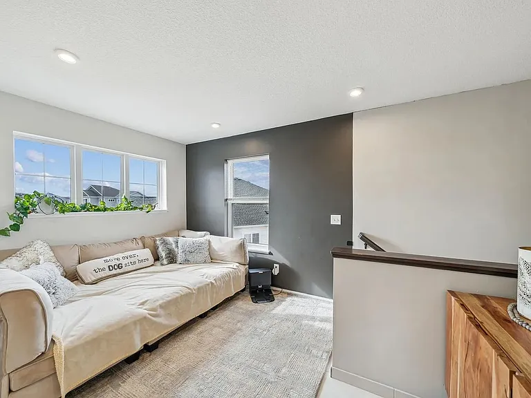 1859 Hinsdale Cir — Photo 10