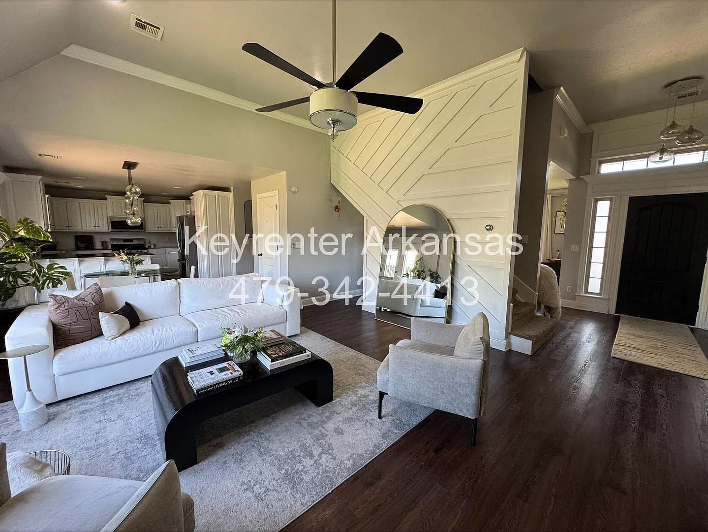 Beautiful Home | Prime Location — Photo 2