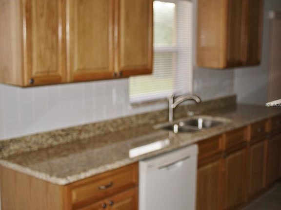 3rd image of 1724 Algonquin Dr
