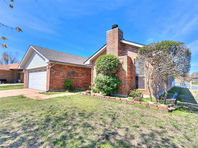 7317 Louisburg Dr — Photo 5