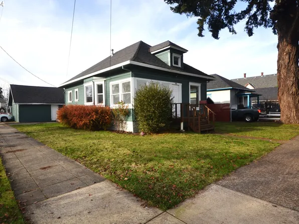 643 NE 7th St, McMinnville, OR 97128