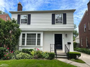 478 Fisher Rd, Grosse Pointe Farms, MI 48230