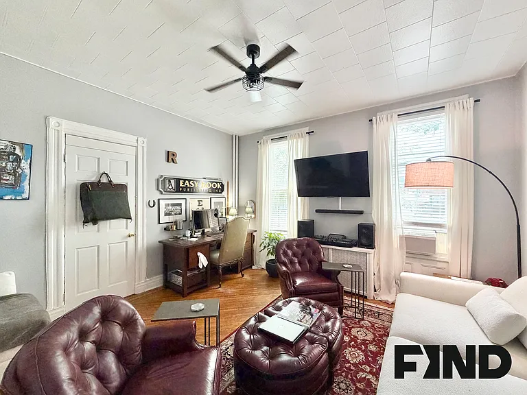 31 Goodwin Pl #1 — Photo 2