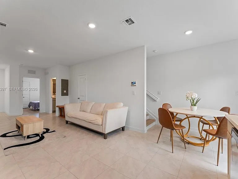 336 NW 8th Ct — Photo 12
