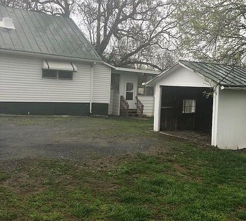 2nd image of 3725 Campbell Ave