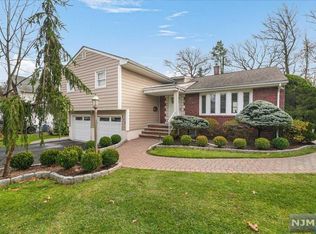 270 W Hudson Ave, Englewood, NJ 07631