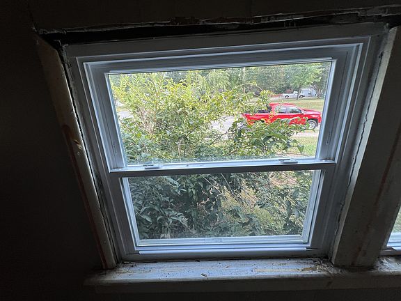 5th image of 617 E Main St