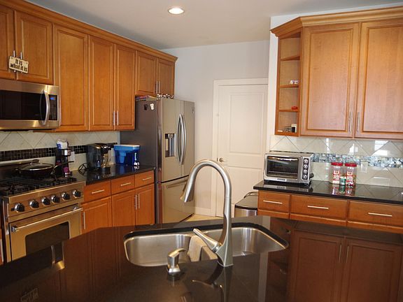 5th image of 945 E Playa Del Norte Dr