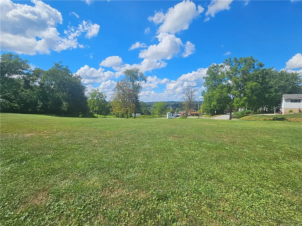 2 Fritchman Dr photo 1