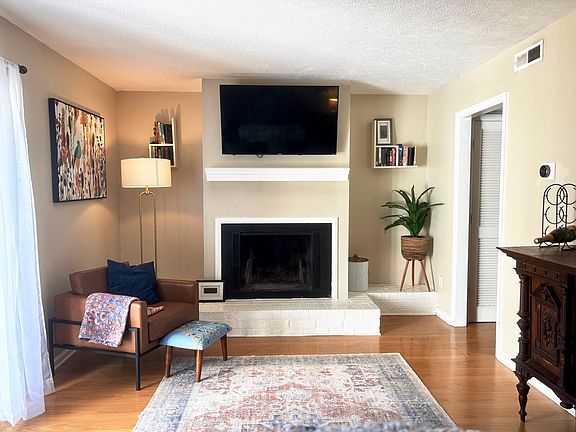 5th image of 904 Beresford Ct