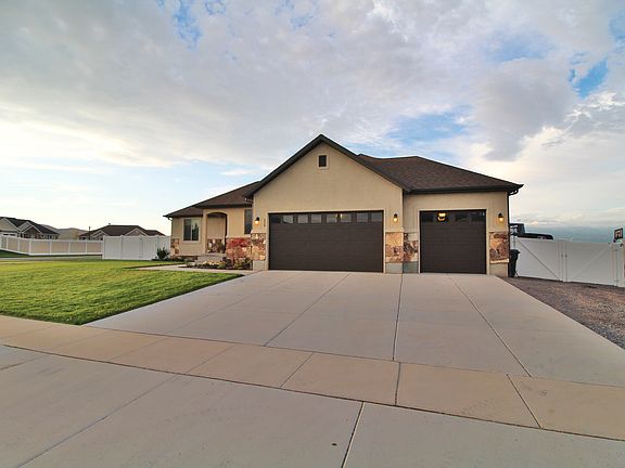 2nd image of 338 W Hills Dr