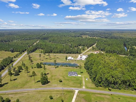 3rd image of 41 Thoroughbred Rd