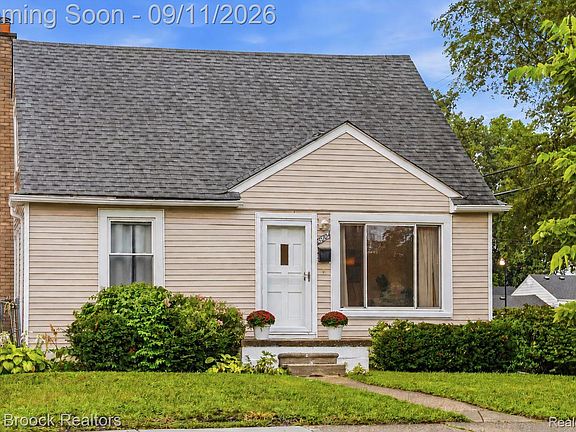 2nd image of 23704 Davey Ave