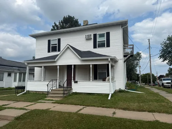 818 Woodard Ave, Tomah, WI 54660