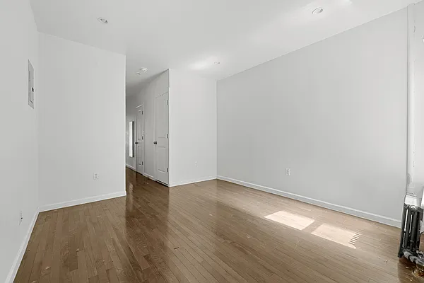 Rented by REAL New York | media 12