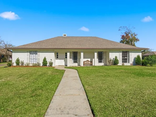 1200 Inverness Dr, Lake Charles, LA 70605