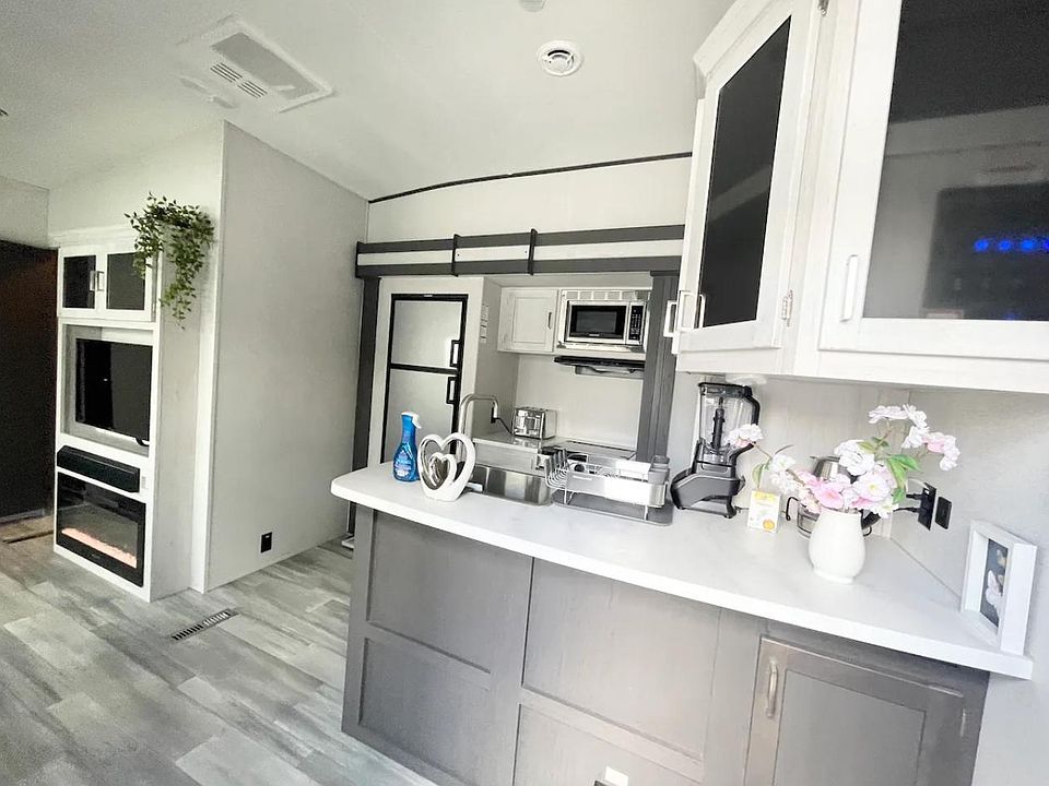 1st image of 4233 Keeler Ave