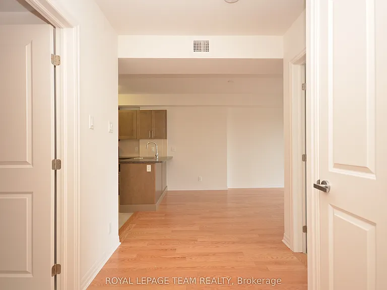 242 Rideau St #404 — Photo 24