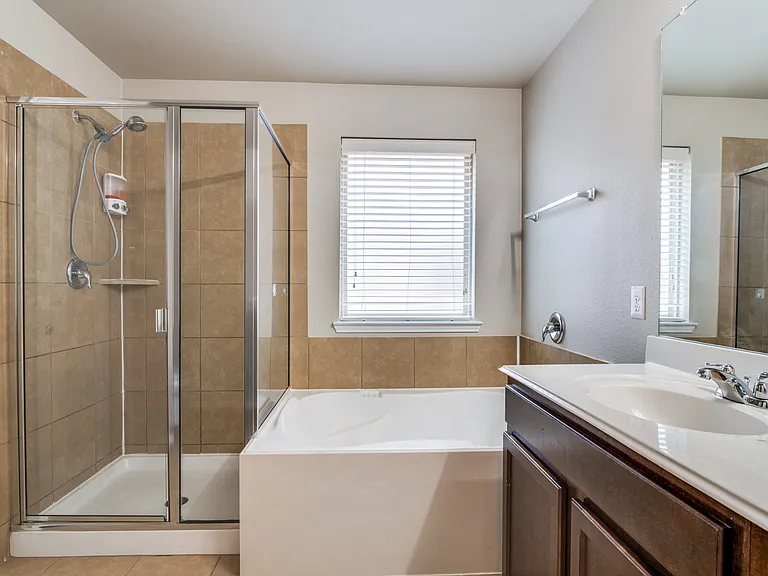 1229 Land Oak Rd — Photo 6