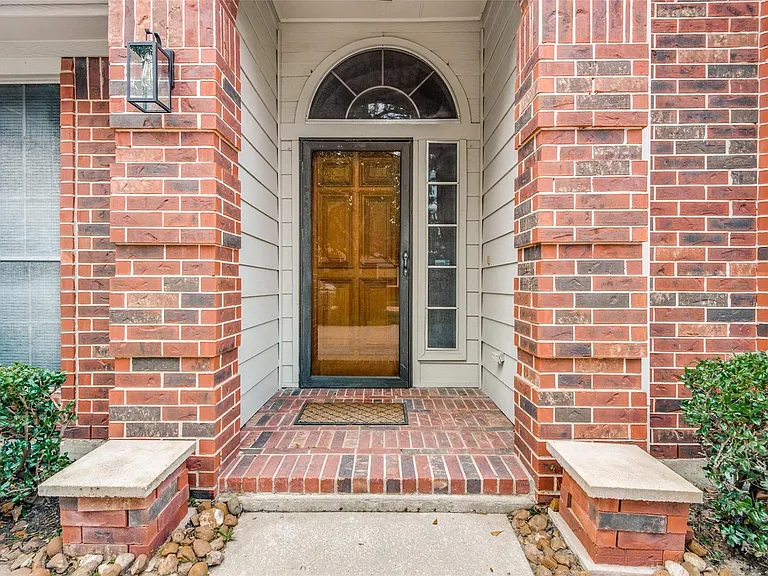 9827 Bestin Ln — Photo 3