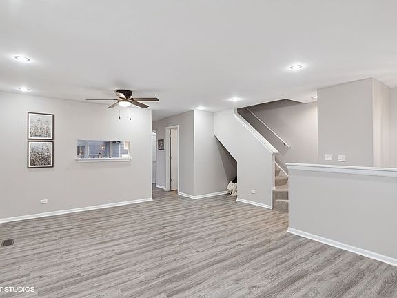 3rd image of 1013 Manchester Cir