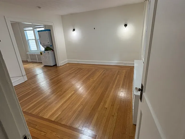 132 Grand St #A — Photo 2