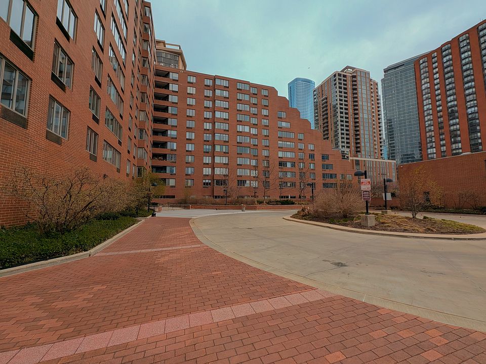 1st image of 801 S Plymouth Ct APT 308