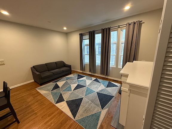 3rd image of 2318 W Bloomingdale Ave APT B