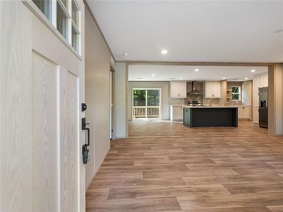 3rd image of 3037 Fowler Rd
