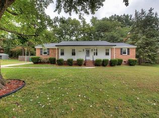 128 Hampton Dr, Colonial Heights, VA 23834