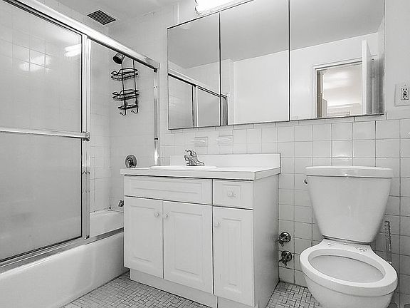 4th image of 417 W 56th St #A4