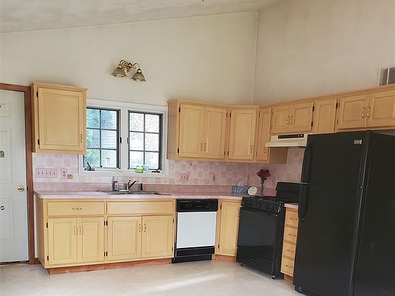 4th image of 5 White St