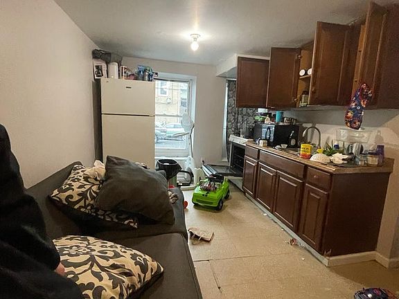 3rd image of 56 Orange Ave #2-1