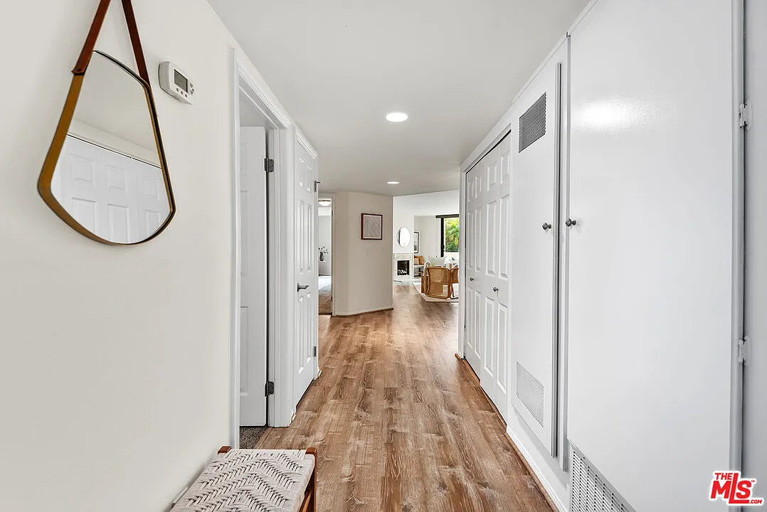 2 bed, 2.5 bath, 1537 sqft, $6,500 — Photo 3