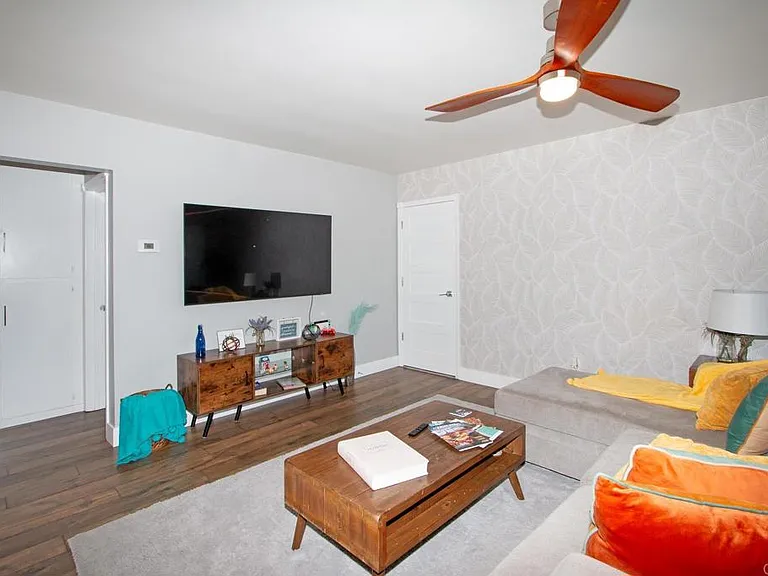 907 California St — Photo 16