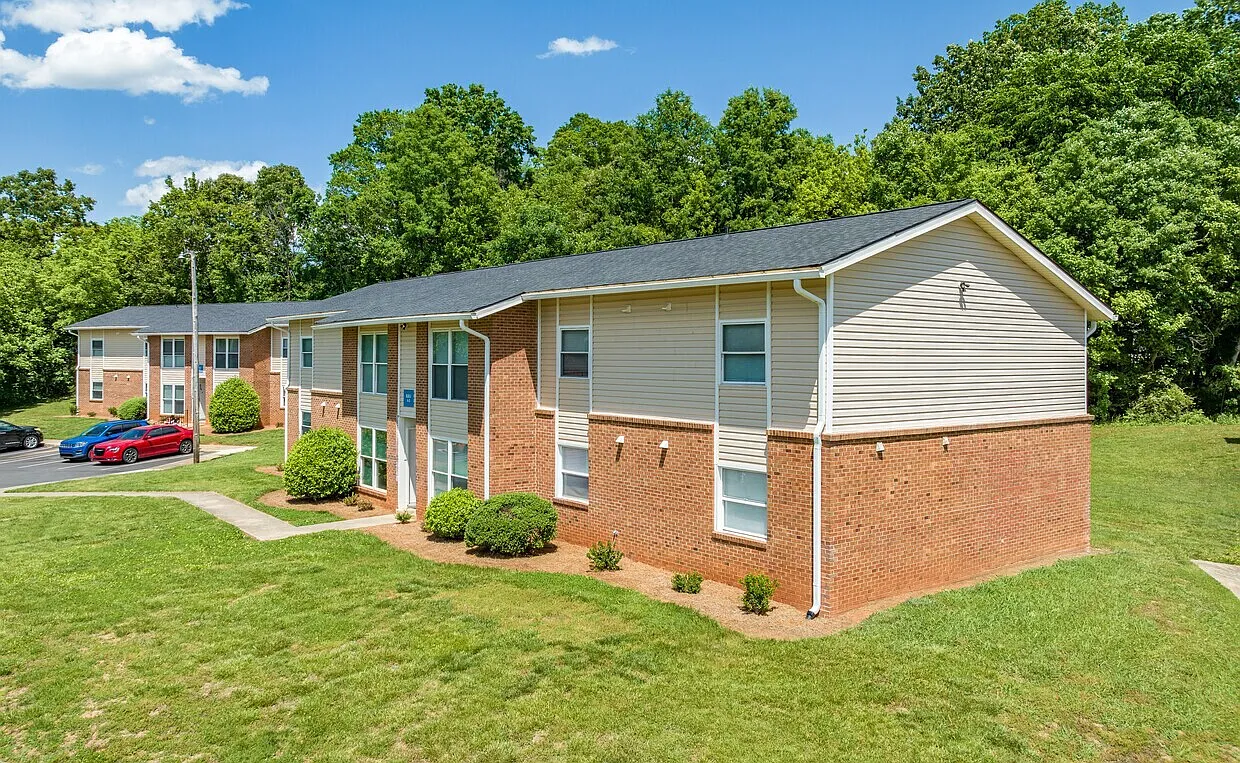 The Club Apartments — Photo 2