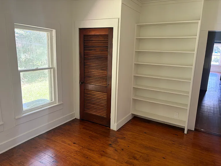 1629 W Broad St — Photo 8