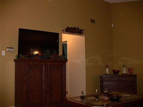 5th image of 4356 Saugus Dr