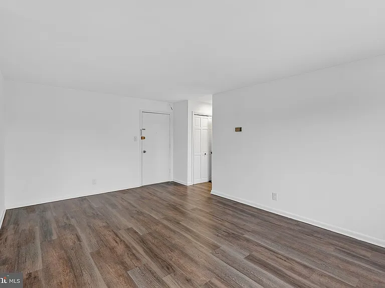 4570 Macarthur Blvd NW #208 — Photo 10