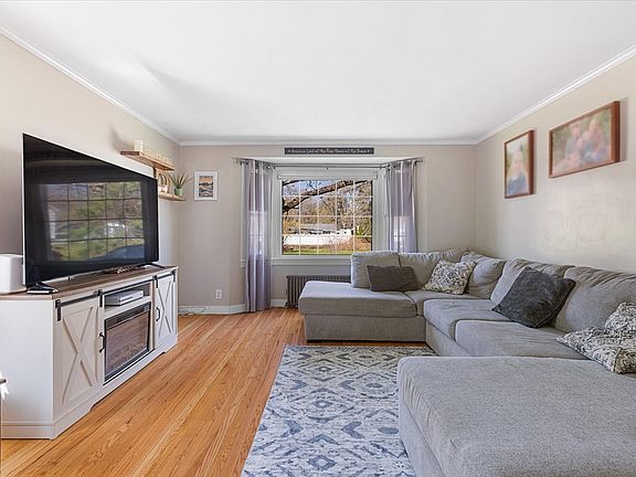 5th image of 27 Myrtle Rd